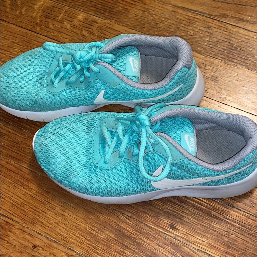 Nike Roshe Shoes